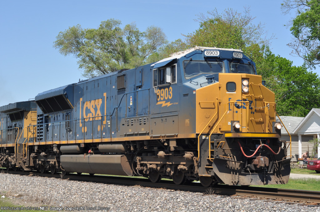 CSXT 8903 East